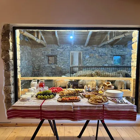 Me Ra, Mrizi Zanave Casa di campagna