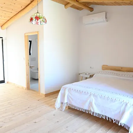 Me Ra, Mrizi Zanave منزل ريفي Fishte