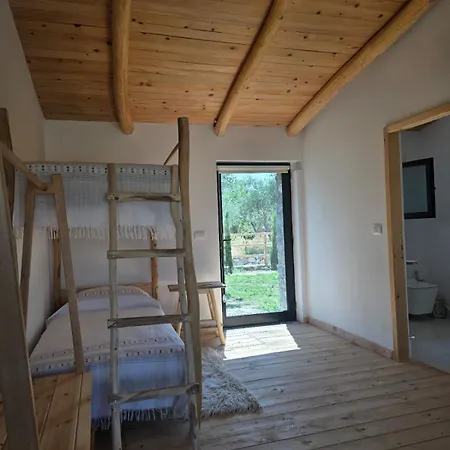 منزل ريفي Me Ra, Mrizi Zanave Fishte