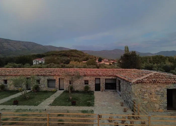 Casa de Campo Me Ra, Mrizi Zanave Fishte